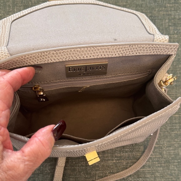 Eric Javits Chic Gray Crossbody Bag - Picture 3 of 4